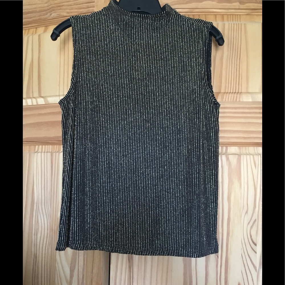 Metallic impressions black tank top M